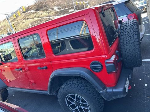 Used 2025 Jeep Wrangler Unlimited Rubicon image 5