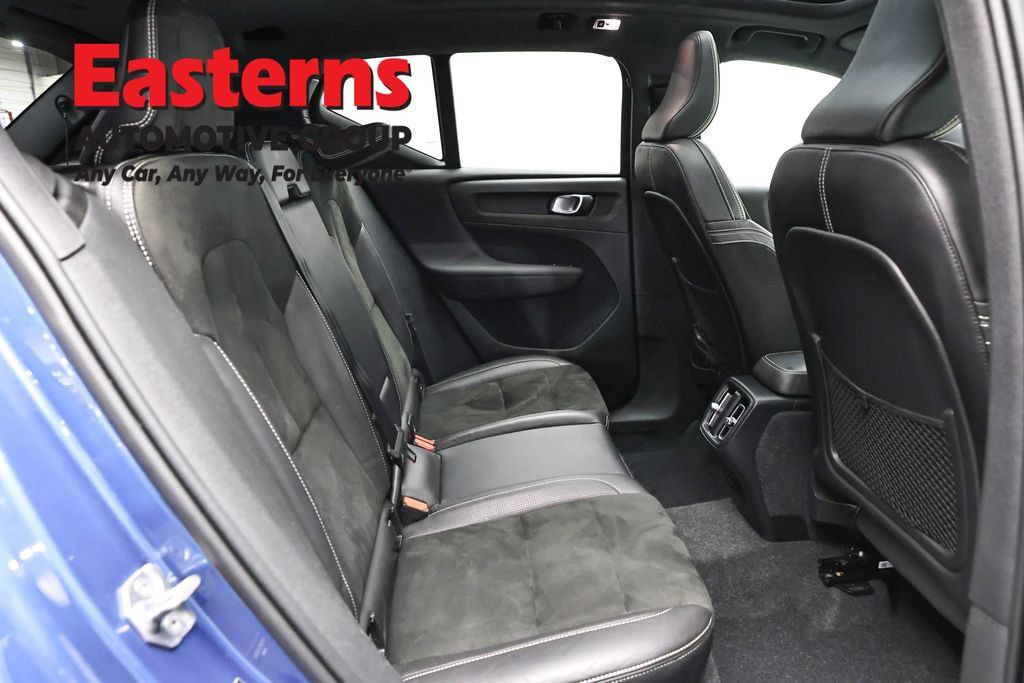 Used 2020 Volvo XC40 T5 R-Design AWD/4WD image 25