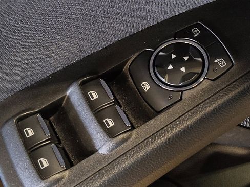 Used 2019 Ford Fusion SE FWD image 27