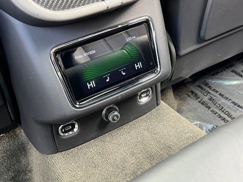 Used 2022 Bentley Bentayga AWD/4WD image 19