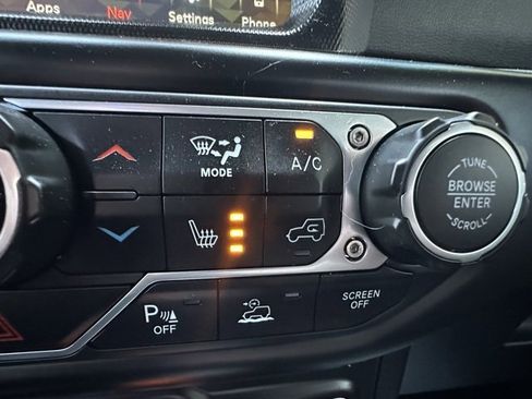 Used 2021 Jeep Wrangler Unlimited Sahara w/ Cold Weather Group image 33