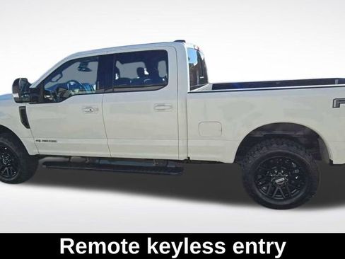 Used 2022 Ford F250 Lariat w/ Black Appearance Package image 6