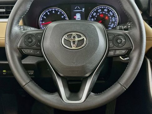 Used 2022 Toyota RAV4 XLE Premium FWD image 14