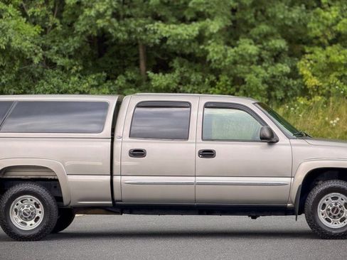 Used 2003 GMC Sierra 1500 SLT w/ SLT Preferred Equipment Group AWD/4WD image 7