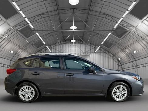 Used 2018 Subaru Impreza 2.0i Premium image 3