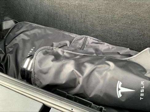 Used 2020 Tesla Model X Long Range image 31