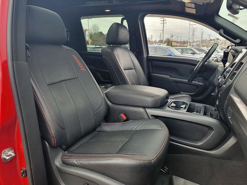 Used 2021 Nissan Titan PRO-4X w/ Pro-4x Convenience Package image 18
