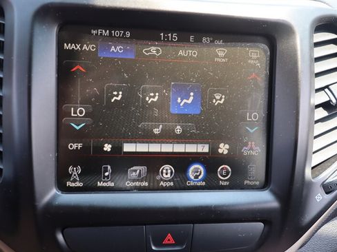 Used 2016 Jeep Cherokee Limited w/ Trailer Tow Group AWD/4WD image 11