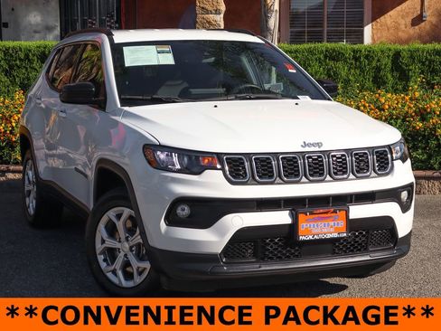 Used 2024 Jeep Compass Latitude w/ Convenience Group image 2