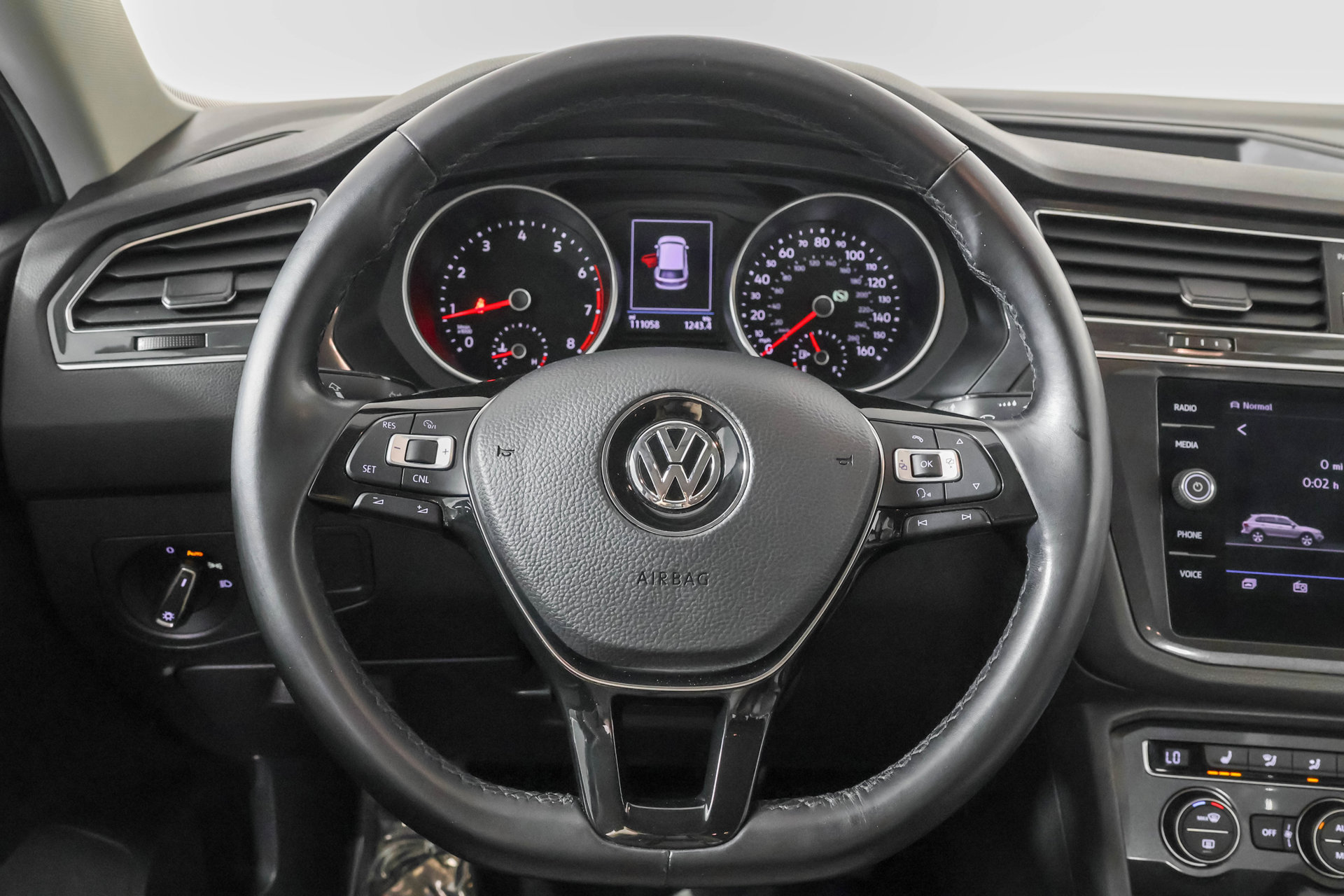 Used 2018 Volkswagen Tiguan SE w/ 3rd Row Seat Package AWD/4WD image 26