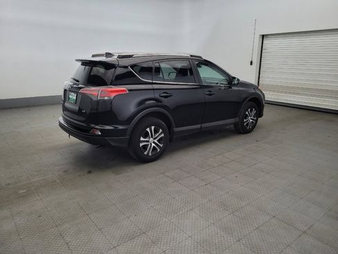 Used 2018 Toyota RAV4 LE FWD image 10