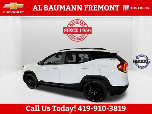 Used 2023 GMC Terrain SLE w/ Driver Convenience Package image 2