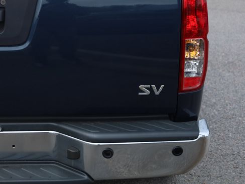 Used 2020 Nissan Frontier SV image 15