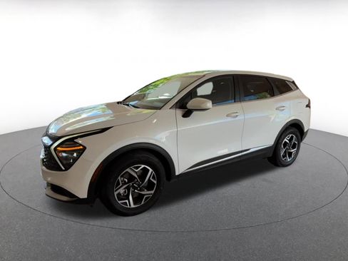 Used 2025 Kia Sportage LX FWD image 8