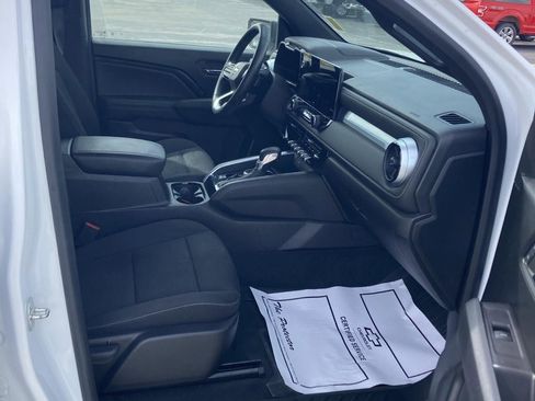 Used 2023 Chevrolet Colorado LT w/ LT Convenience Package II image 12