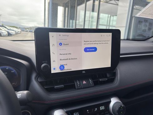 Used 2025 Toyota RAV4 XSE AWD/4WD image 25