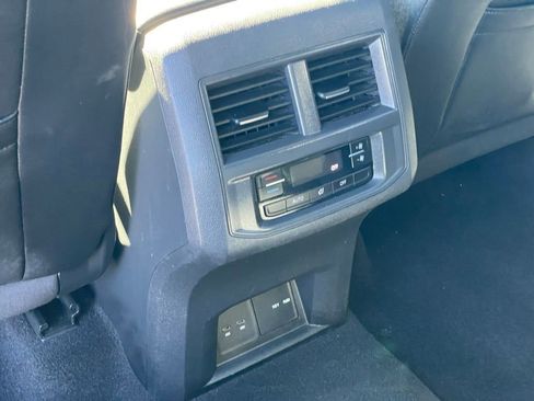 Certified 2023 Volkswagen Atlas SEL image 9