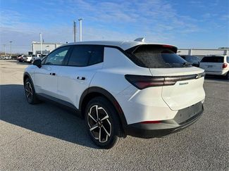 New 2026 Chevrolet Equinox EV LT video 3