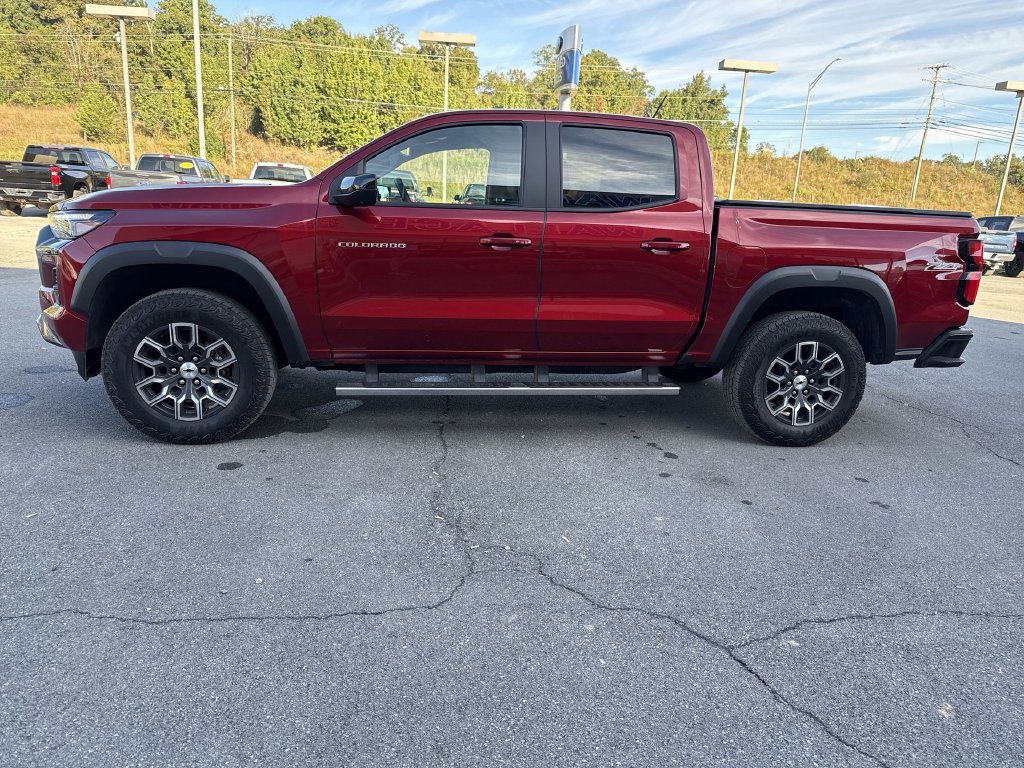 Used 2024 Chevrolet Colorado Z71 w/ Z71 Convenience Package 2 AWD/4WD image 3