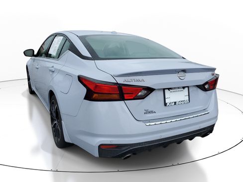Used 2023 Nissan Altima 2.5 SR FWD image 4