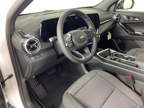 New 2026 Chevrolet Equinox LT image 3