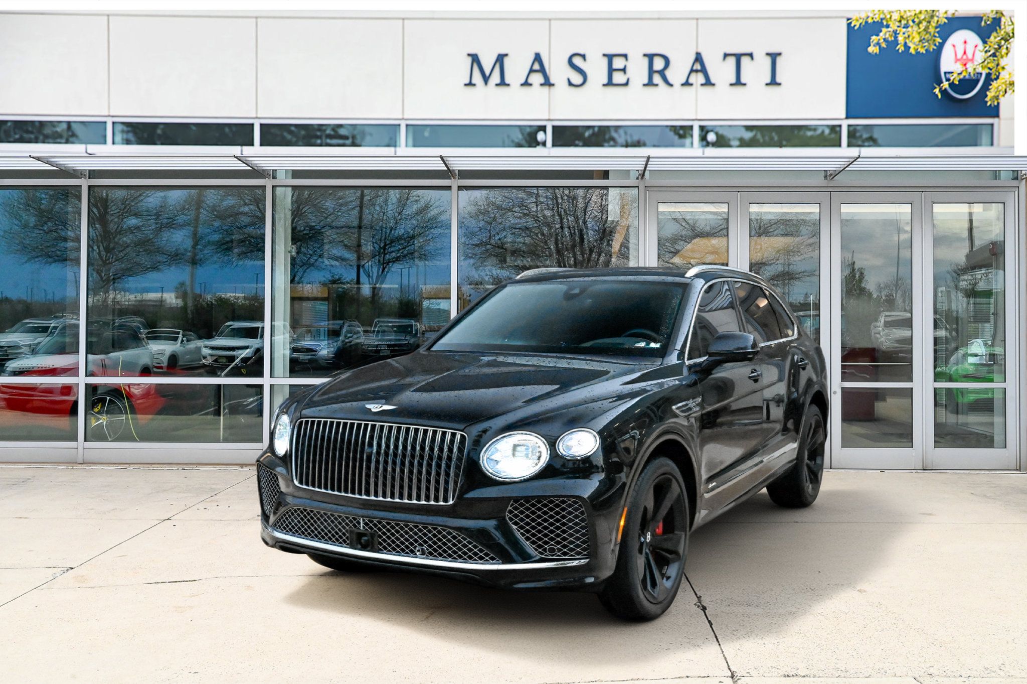 Used 2025 Bentley Bentayga AWD/4WD image 1
