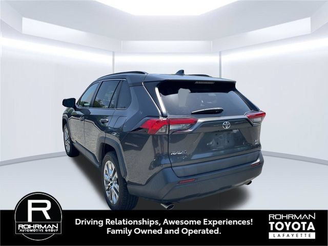 Used 2019 Toyota RAV4 XLE Premium w/ Cold Weather Package AWD/4WD image 3