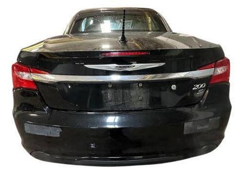 Used 2011 Chrysler 200 S FWD image 4