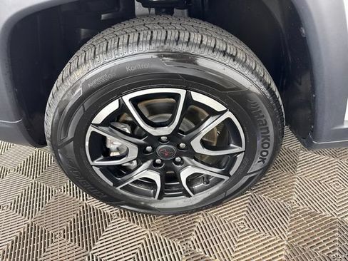 Used 2025 Jeep Compass Trailhawk AWD/4WD image 32