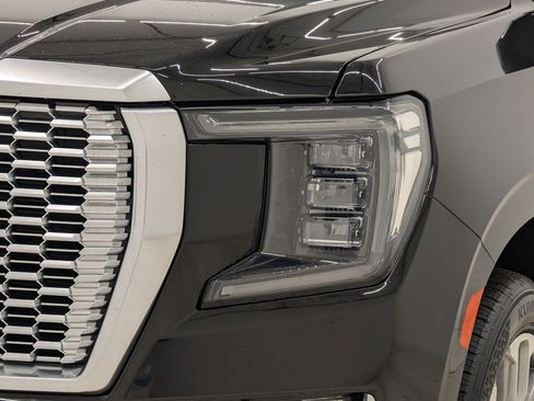 Used 2022 GMC Yukon XL Denali image 10