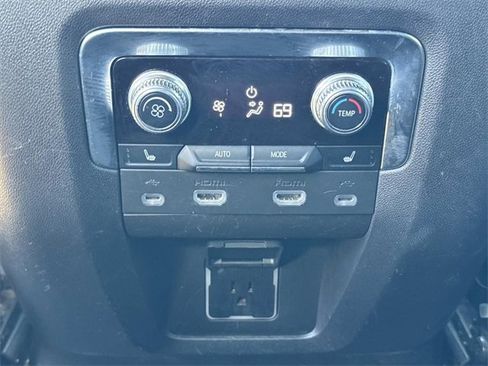 Used 2021 GMC Yukon XL AT4 w/ AT4 Premium Package image 20