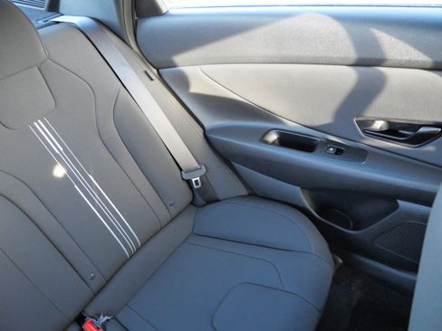 Certified 2025 Hyundai Elantra Sport image 14