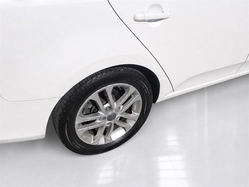 Used 2011 Kia Forte EX w/ Premium Pkg FWD image 19