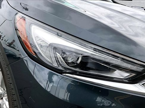 Used 2018 Buick Enclave Premium w/ Experience Buick Package image 26