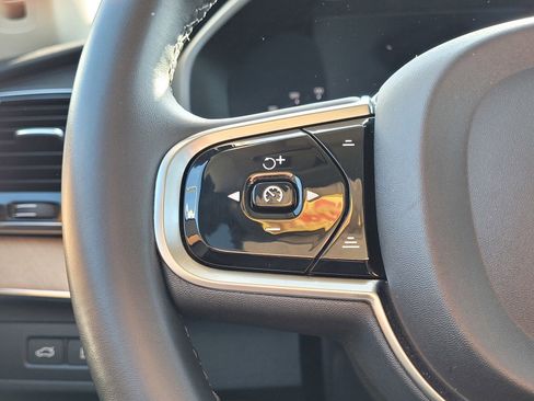 Certified 2024 Volvo XC90 T8 Plus w/ Protection Package Premier image 18