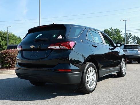 Used 2023 Chevrolet Equinox LS w/ LPO, Floor Liner Package FWD image 6