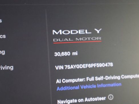 Used 2023 Tesla Model Y Performance AWD/4WD image 43