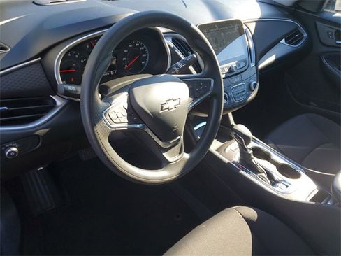 Used 2024 Chevrolet Malibu LT image 18
