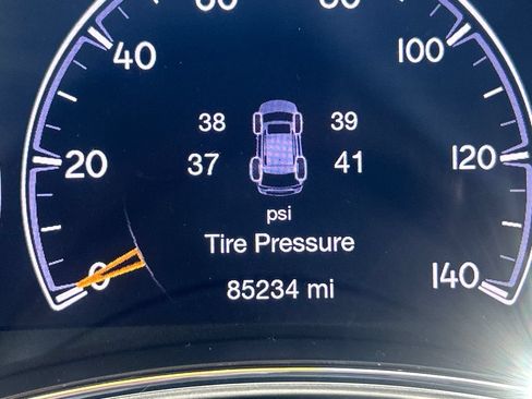 Used 2019 Jeep Grand Cherokee Limited w/ Luxury Group II AWD/4WD image 19