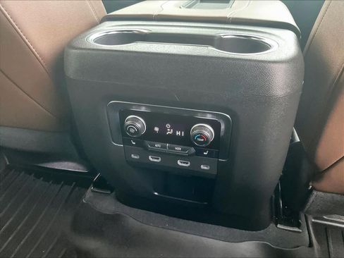 Used 2023 Chevrolet Tahoe High Country image 35