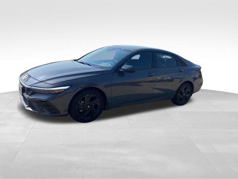 Used 2026 Hyundai Elantra Sport FWD image 30