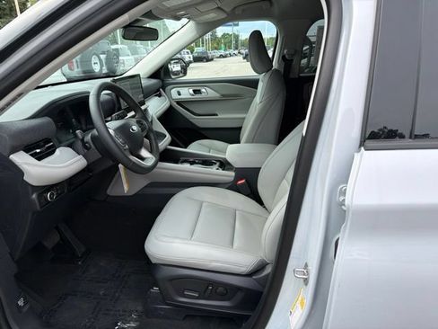 New 2026 Ford Explorer Active w/ Active Comfort Package AWD/4WD image 11