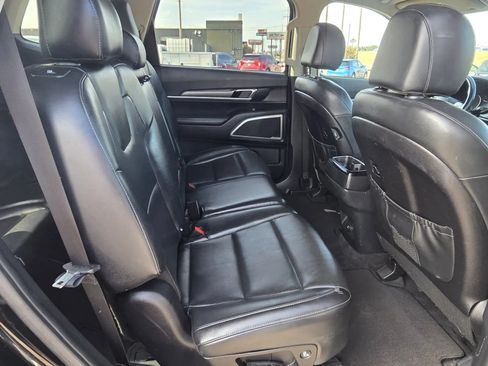 Used 2021 Kia Telluride LX FWD image 16