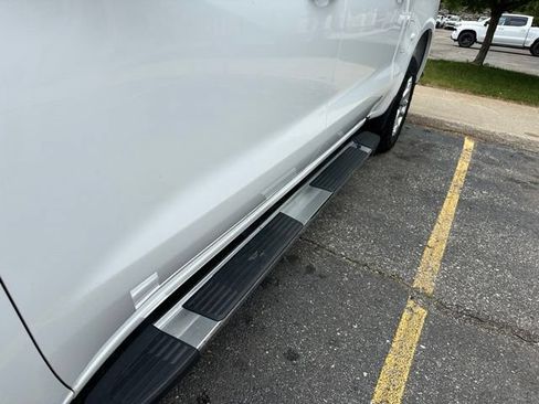 Used 2023 Chevrolet Silverado 1500 LT AWD/4WD image 14