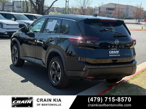 Used 2024 Nissan Rogue SV AWD/4WD image 5