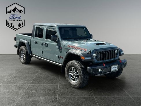 Used 2025 Jeep Gladiator Mojave w/ Convenience Group AWD/4WD image 7