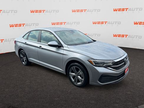 Used 2024 Volkswagen Jetta SE image 7