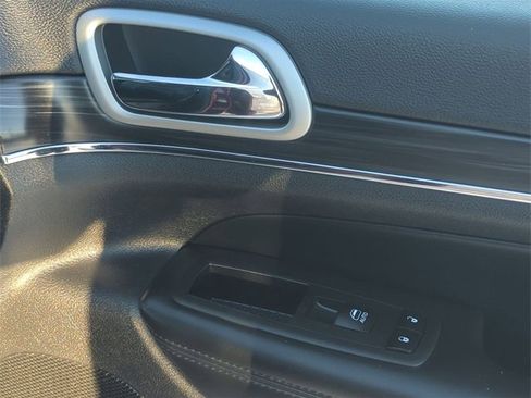 Used 2021 Jeep Grand Cherokee Limited image 29