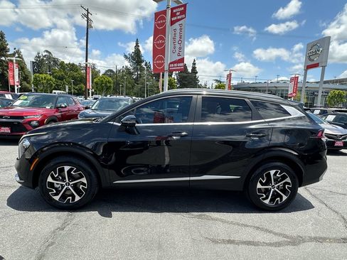 Used 2023 Kia Sportage EX AWD/4WD image 3