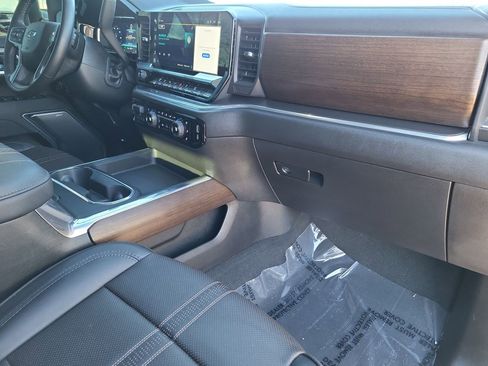 Used 2025 Chevrolet Silverado 2500 High Country w/ Midnight Edition image 28